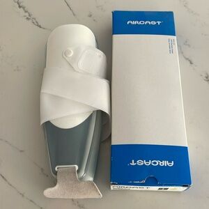 Aircast Airsport Brace size small (right)